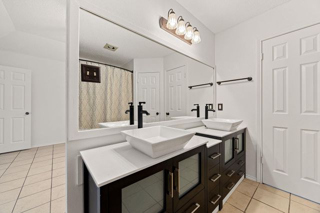 2602 Armstrong DR, Leander, TX 78641