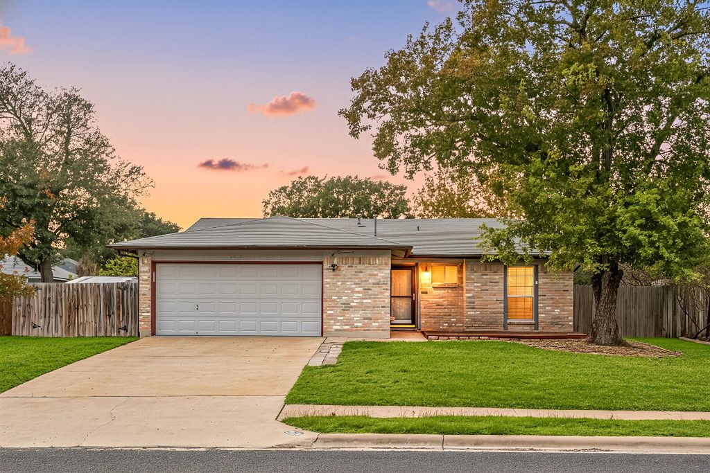 2602 Armstrong DR, Leander, TX 78641