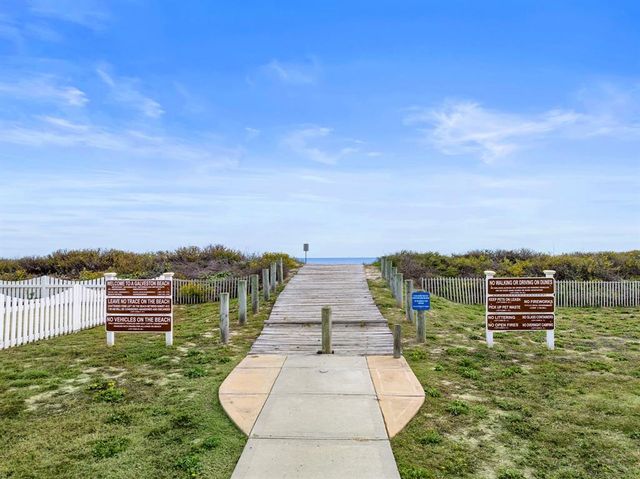 3835 Ohana Lane, Galveston, TX 77554