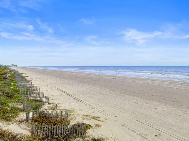 3835 Ohana Lane, Galveston, TX 77554