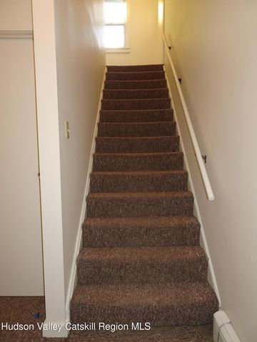 5 Old Lane Mews A, Claverack, NY 12513