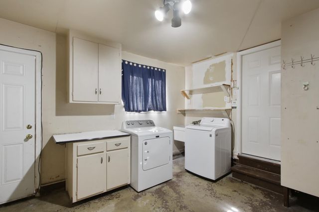 2408 Roslyn Way, Sacramento, CA 95864