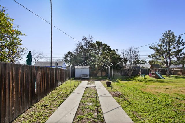 2408 Roslyn Way, Sacramento, CA 95864