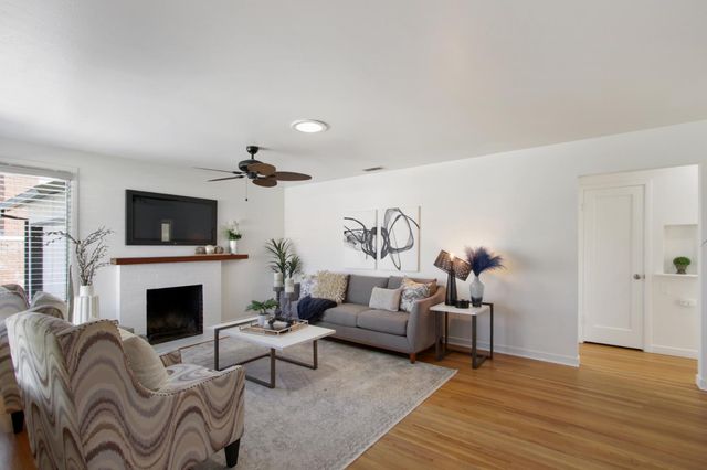 2408 Roslyn Way, Sacramento, CA 95864