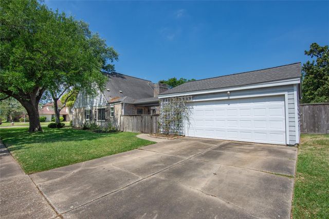 502 Lorie Lane, Pasadena, TX 77586