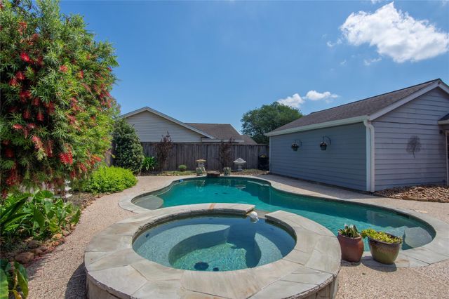 502 Lorie Lane, Pasadena, TX 77586