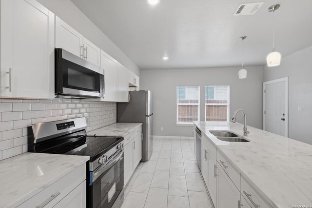 3719 Commercial, San Antonio, TX 78221