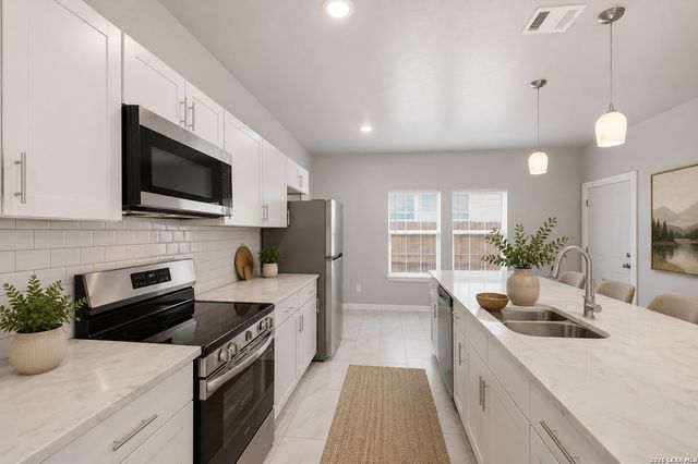 3719 Commercial, San Antonio, TX 78221