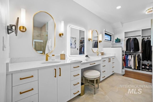 3707 S Edgeview Dr, Nampa, ID 83686