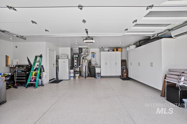 3707 S Edgeview Dr, Nampa, ID 83686