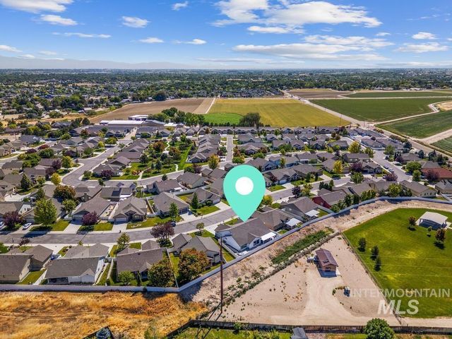 3707 S Edgeview Dr, Nampa, ID 83686