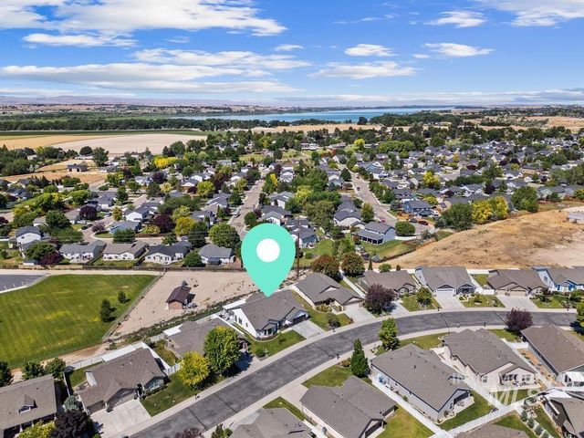 3707 S Edgeview Dr, Nampa, ID 83686