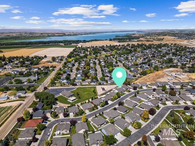 3707 S Edgeview Dr, Nampa, ID 83686