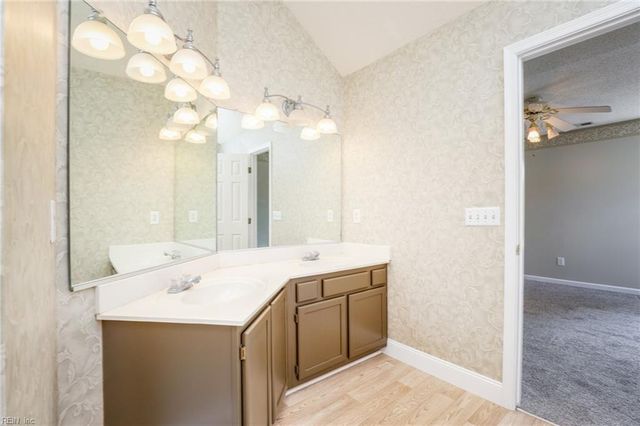 301 Running Stone WAY, Chesapeake, VA 23323