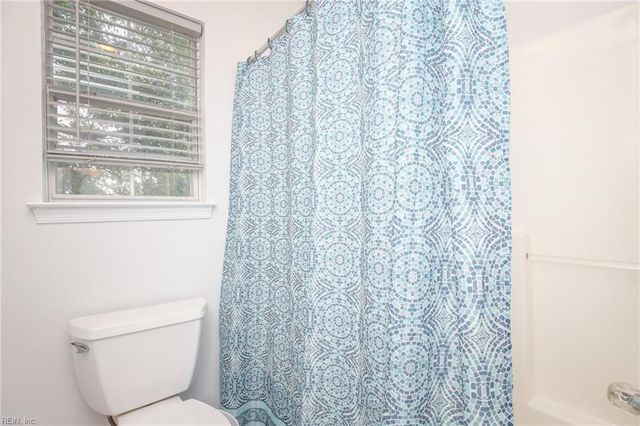301 Running Stone WAY, Chesapeake, VA 23323