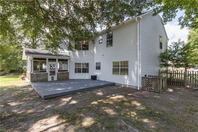 301 Running Stone WAY, Chesapeake, VA 23323