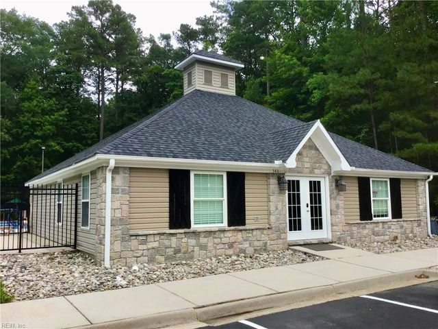 301 Running Stone WAY, Chesapeake, VA 23323