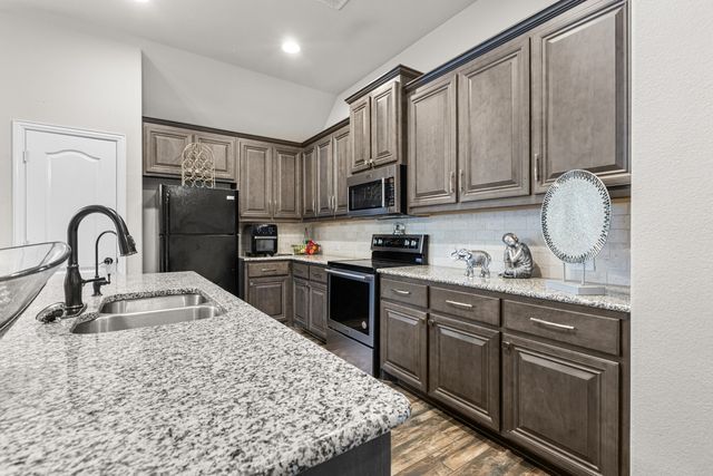 11724 Tuscarora Drive, Fort Worth, TX 76108