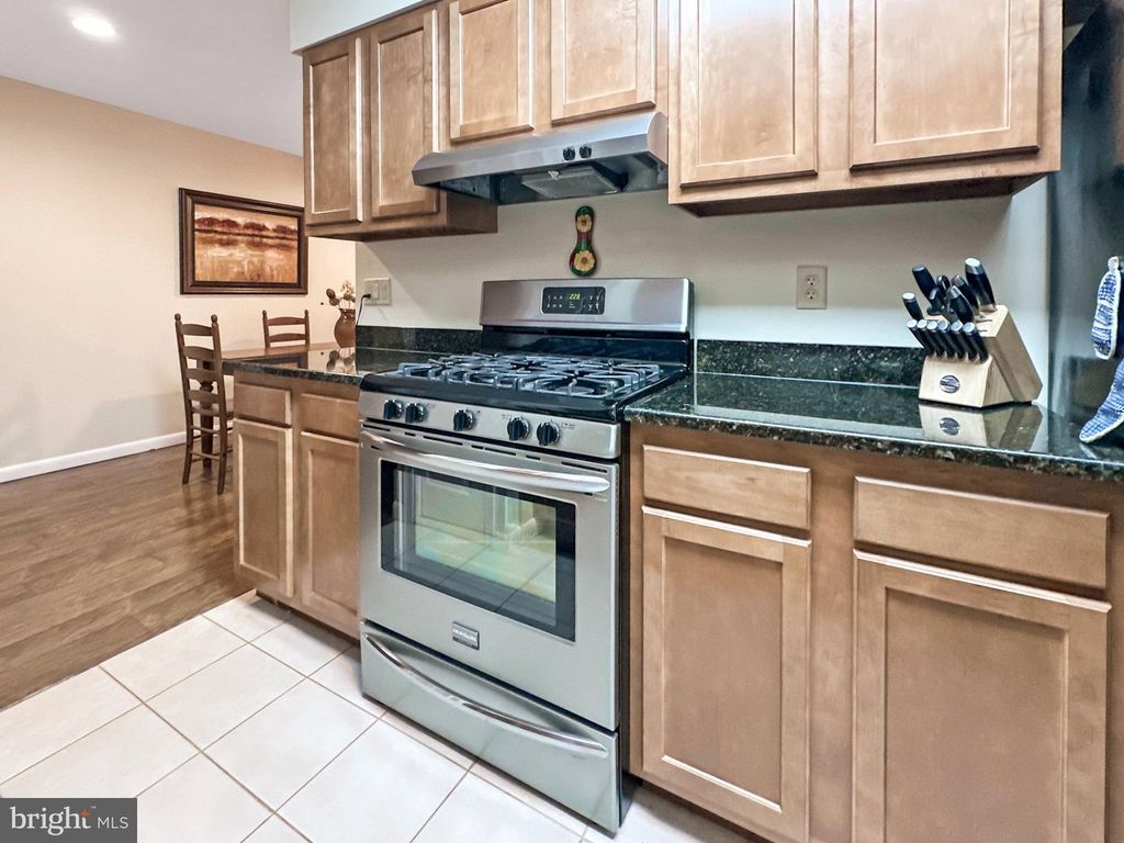 Image 11 of property listing at 16 SILVERWOOD CIR #1, Annapolis, MD 21403