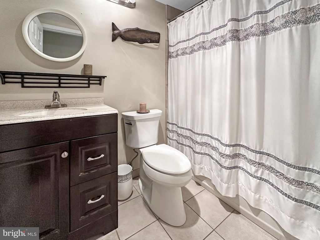 Image 15 of property listing at 16 SILVERWOOD CIR #1, Annapolis, MD 21403