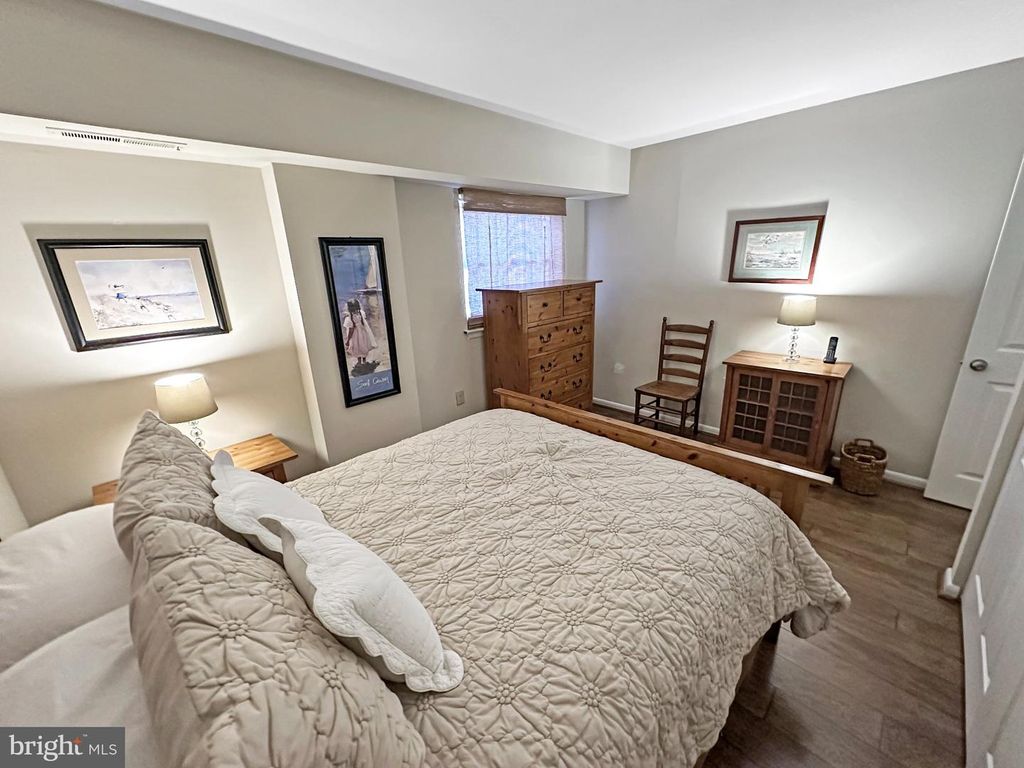 Image 22 of property listing at 16 SILVERWOOD CIR #1, Annapolis, MD 21403