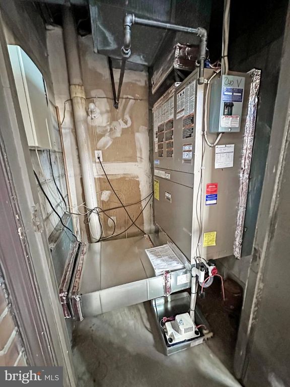 Image 26 of property listing at 16 SILVERWOOD CIR #1, Annapolis, MD 21403