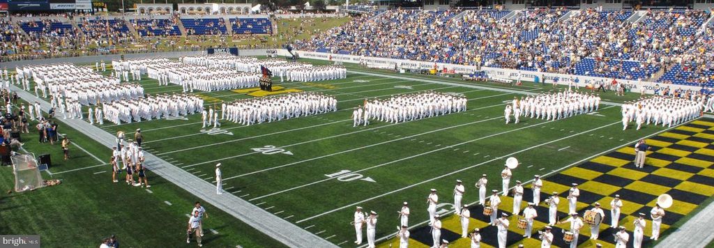 Image 33 of property listing at 16 SILVERWOOD CIR #1, Annapolis, MD 21403