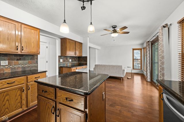 8413 La Habra Lane, Indianapolis, IN 46236