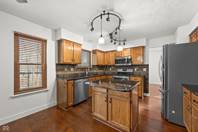 8413 La Habra Lane, Indianapolis, IN 46236