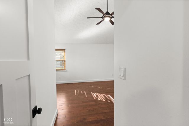 8413 La Habra Lane, Indianapolis, IN 46236