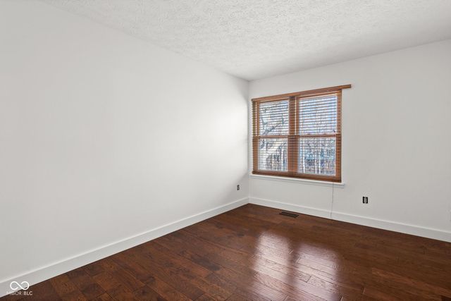 8413 La Habra Lane, Indianapolis, IN 46236