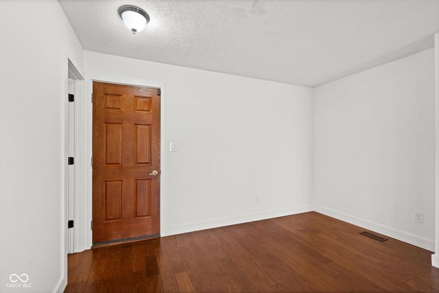 8413 La Habra Lane, Indianapolis, IN 46236