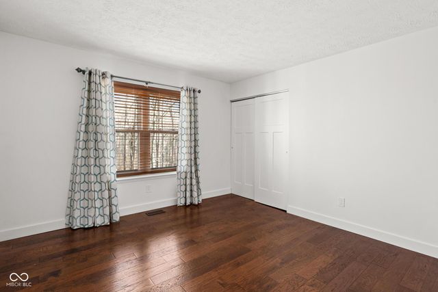 8413 La Habra Lane, Indianapolis, IN 46236