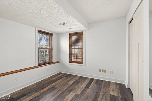 8413 La Habra Lane, Indianapolis, IN 46236