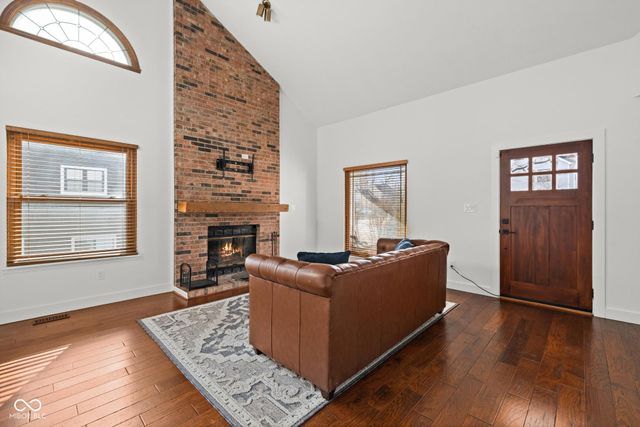 8413 La Habra Lane, Indianapolis, IN 46236