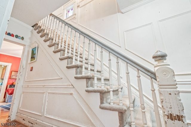 22 Woodside Ave, Newton Town, NJ 07860