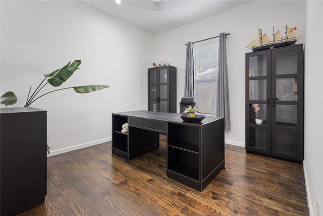 2534 Gladstone Drive, Dallas, TX 75211