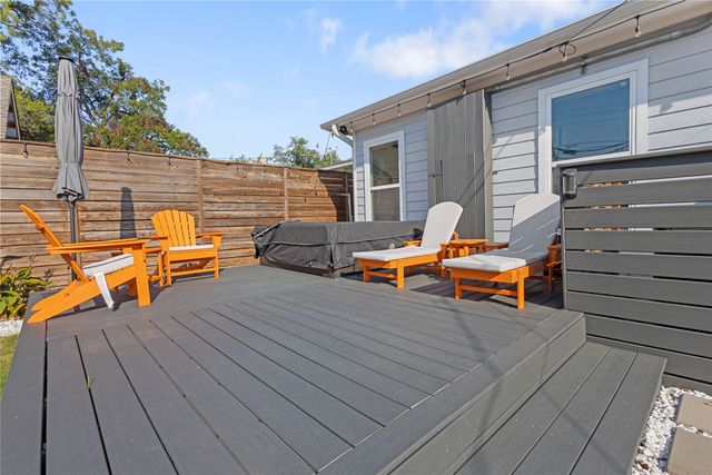 2534 Gladstone Drive, Dallas, TX 75211