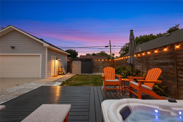 2534 Gladstone Drive, Dallas, TX 75211