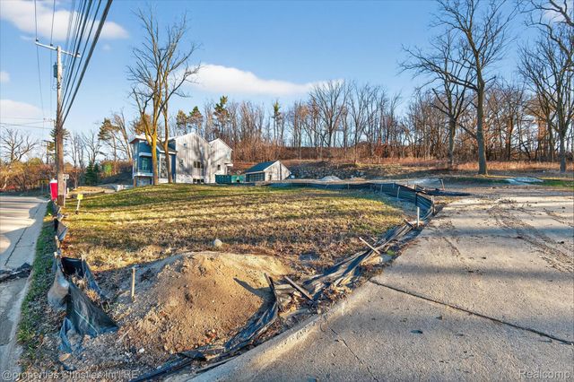 C Randolph Street N, Northville, MI 48167