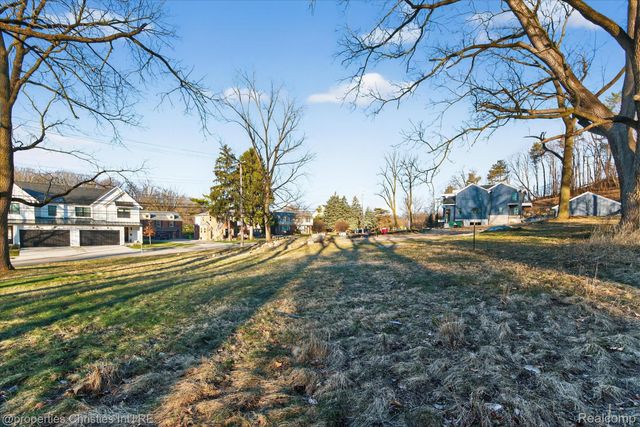 C Randolph Street N, Northville, MI 48167