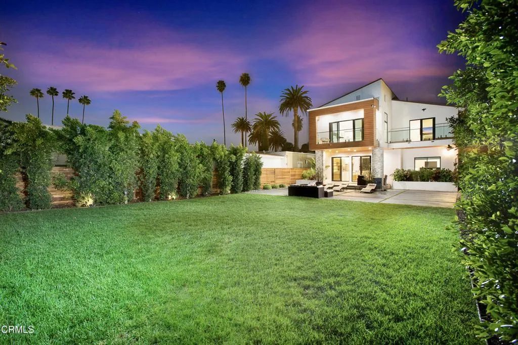244 S Gramercy Place, Los Angeles, CA 90004