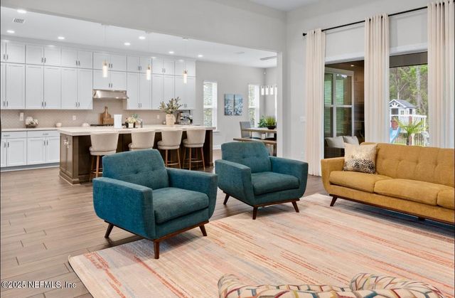 462 HILLENDALE Circle, St. Johns, FL 32259