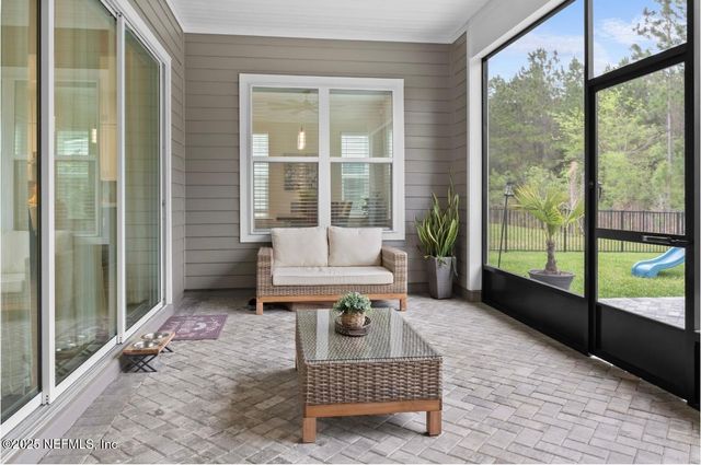 462 HILLENDALE Circle, St. Johns, FL 32259