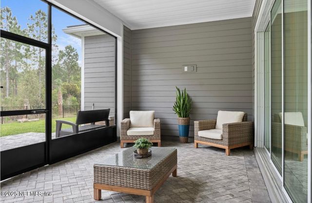 462 HILLENDALE Circle, St. Johns, FL 32259