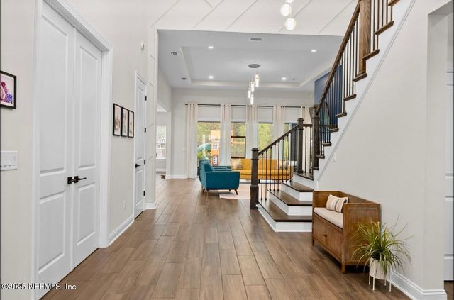 462 HILLENDALE Circle, St. Johns, FL 32259