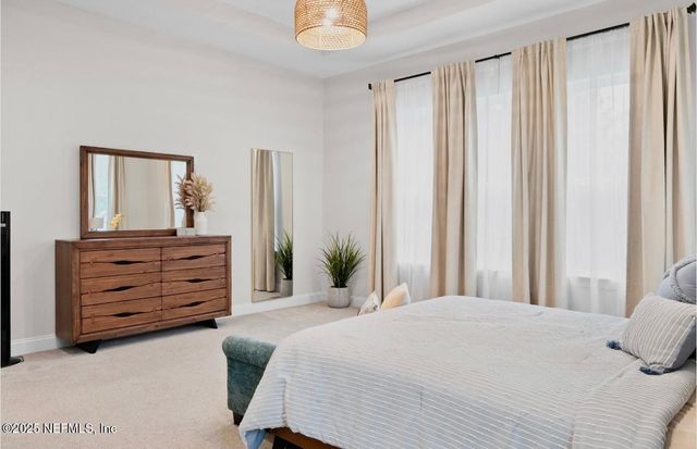 462 HILLENDALE Circle, St. Johns, FL 32259