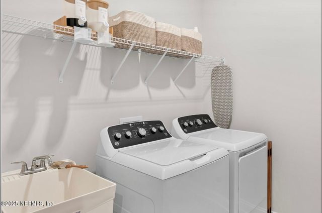 462 HILLENDALE Circle, St. Johns, FL 32259