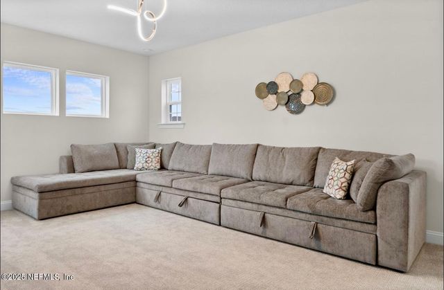 462 HILLENDALE Circle, St. Johns, FL 32259