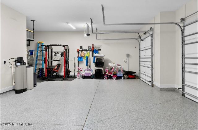 462 HILLENDALE Circle, St. Johns, FL 32259